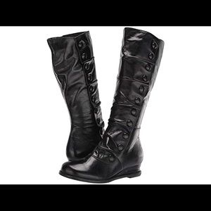 Miz Mooz Bloom black leather boots w/ buttons, 9.5